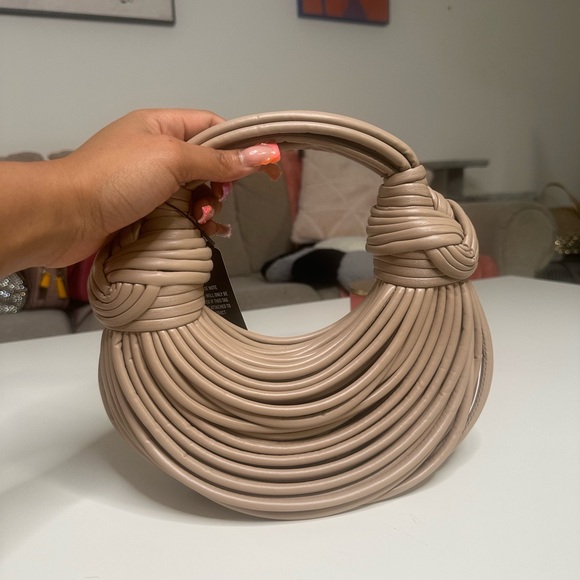 Knotted purse - Picture 3 of 4